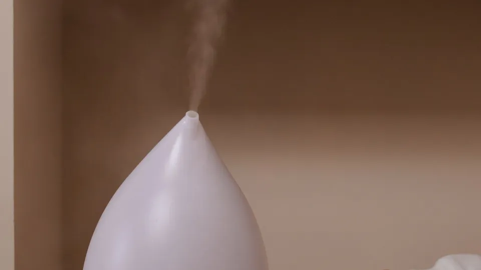 加湿器から蒸気が出ている様子